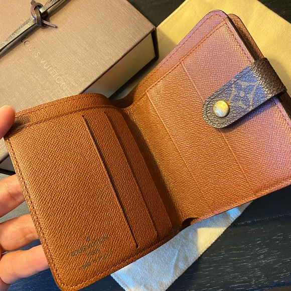 🛑SOLD🛑 Authentic Louis Vuitton Compact Wallet - Picture 5 of 12